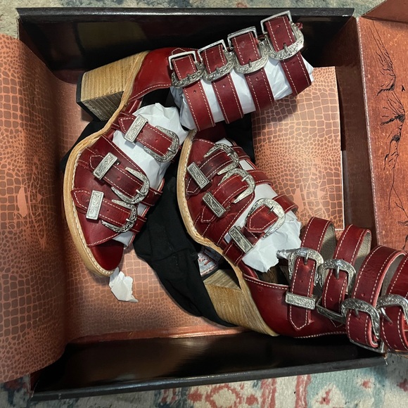 Freebird by Steven Red Strappy Sandals - Picture 6 of 8